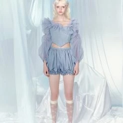 Summer 2022 [UNOSA] Lavender's Blue Haze Asymmetric Hem Lace Puff Top