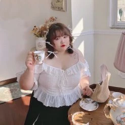 DAJUN [Curve Beauty] Moon Girl Lace Top