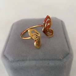 Peiliee Shop Golden Butterfly Ring