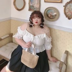 DAJUN [Curve Beauty] Moon Girl Lace Top