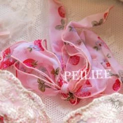 Miss KIKI [Product Photo] Strawberry Garden Bra Set