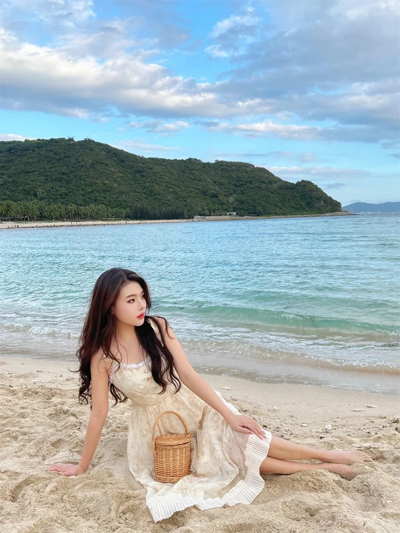 Boss JIA Girls In The Oil Painting Vintage Style Floral Midi Dress Summer 2022 2 Boss JIA Girls In The Oil Painting Vintage Style Floral Midi Dress Summer 2022