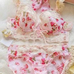 Miss KIKI [Product Photo] Strawberry Garden Bra Set
