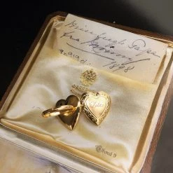 Peiliee Shop [Mid Season SALE] Vintage Lolita Doll Heart Shaped Mini Photo Frame Ring New Arrivals